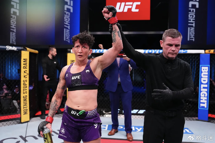 NG体育官网-张伟丽无法夺回金腰带？听听杨迪罗巴怎么说！|邓恩|蝇量级|UFC|塔巴莎·里奇|MMA_新浪体育_新浪新闻