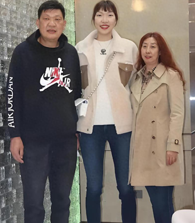 体育资讯-男篮名宿韩发顺：退役当教练，女儿2米11，也成为女篮领袖|韩旭|篮球|中国男篮|篮球运动员|河北省_新浪体育_新浪新闻
